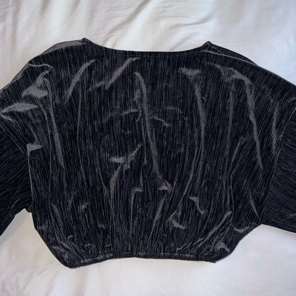 Black Velvet Cropped Sweater - Picture 3 of 5